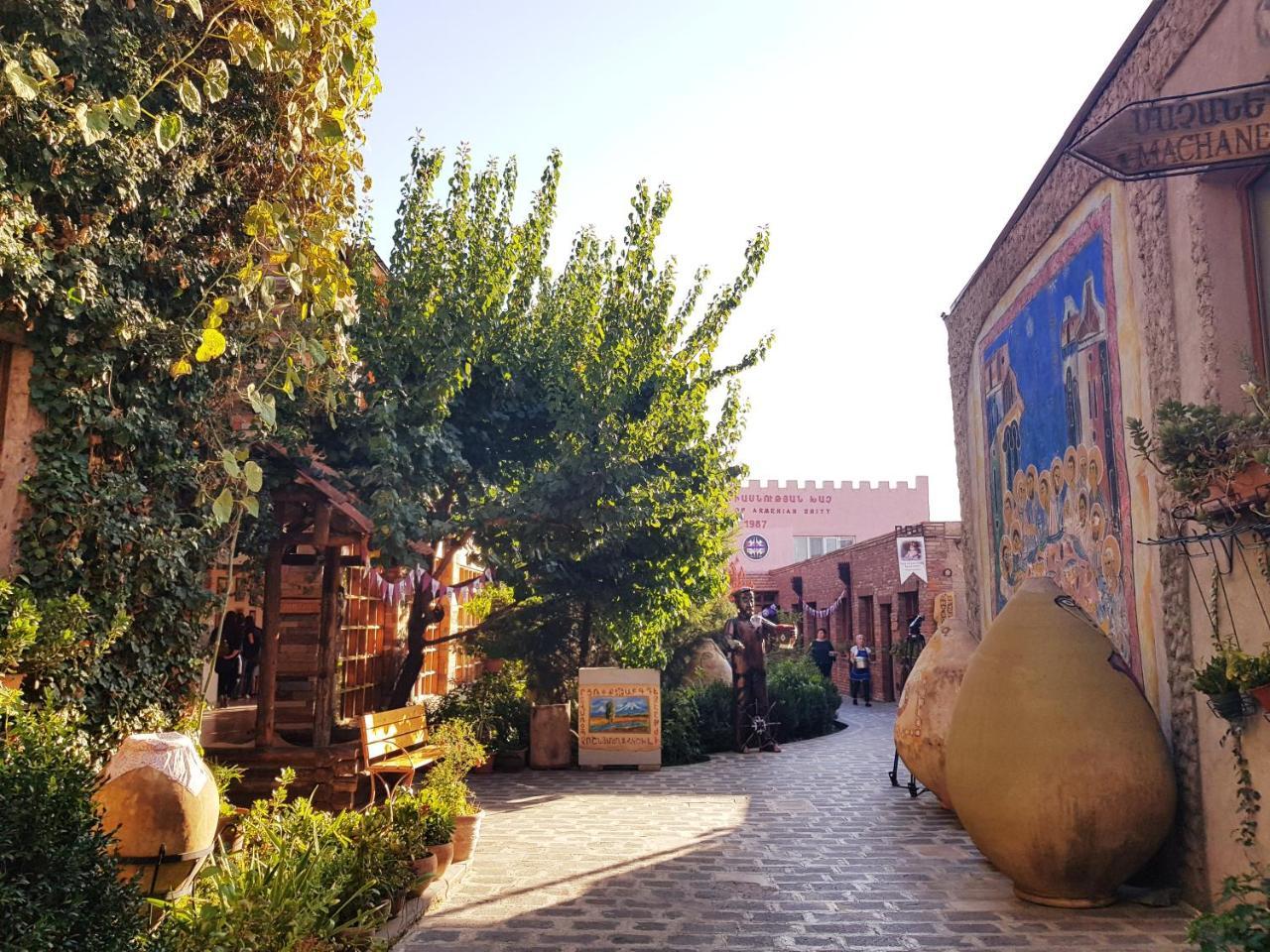 Machanents Guest House Vagharshapat Extérieur photo