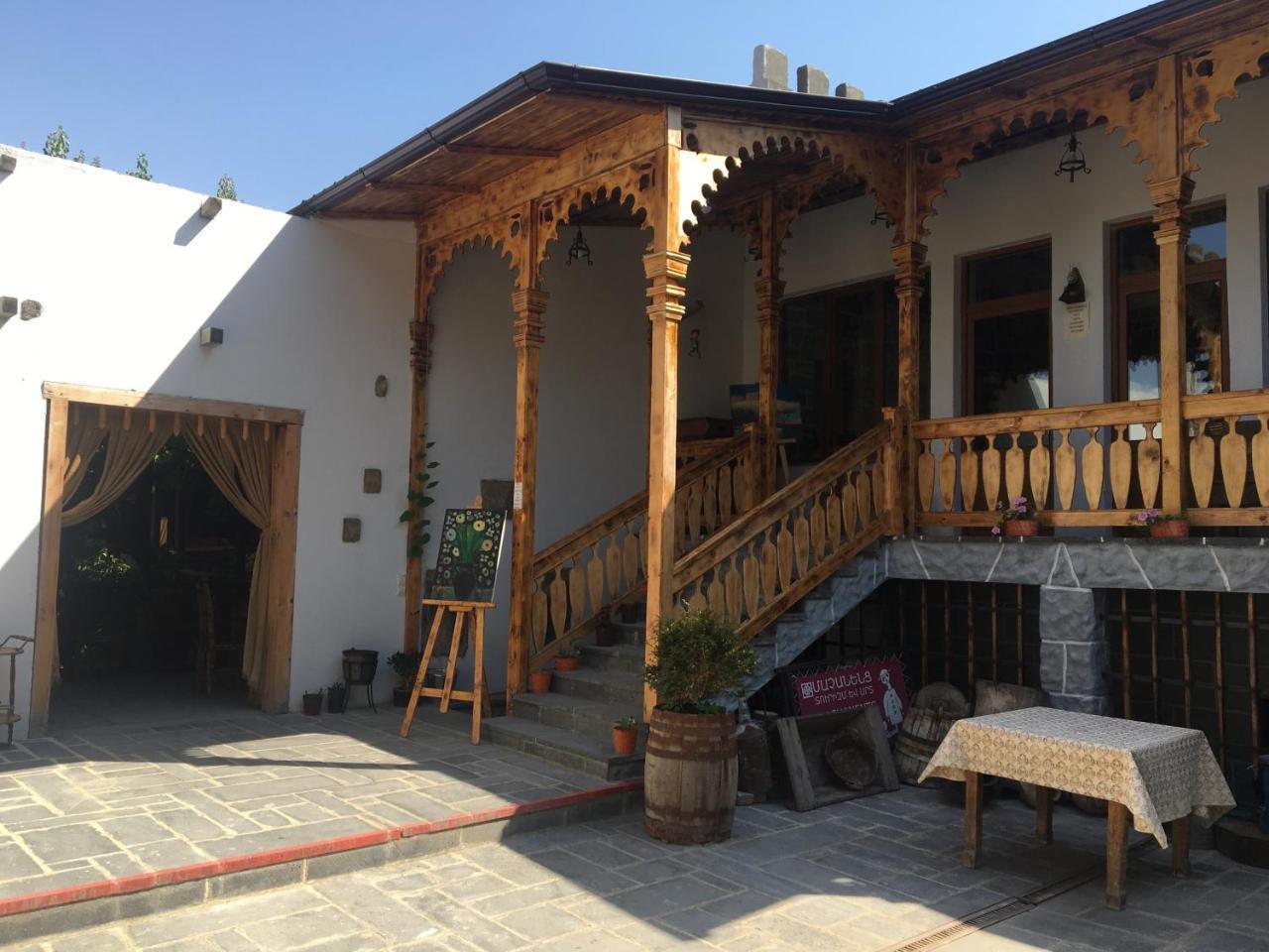 Machanents Guest House Vagharshapat Extérieur photo